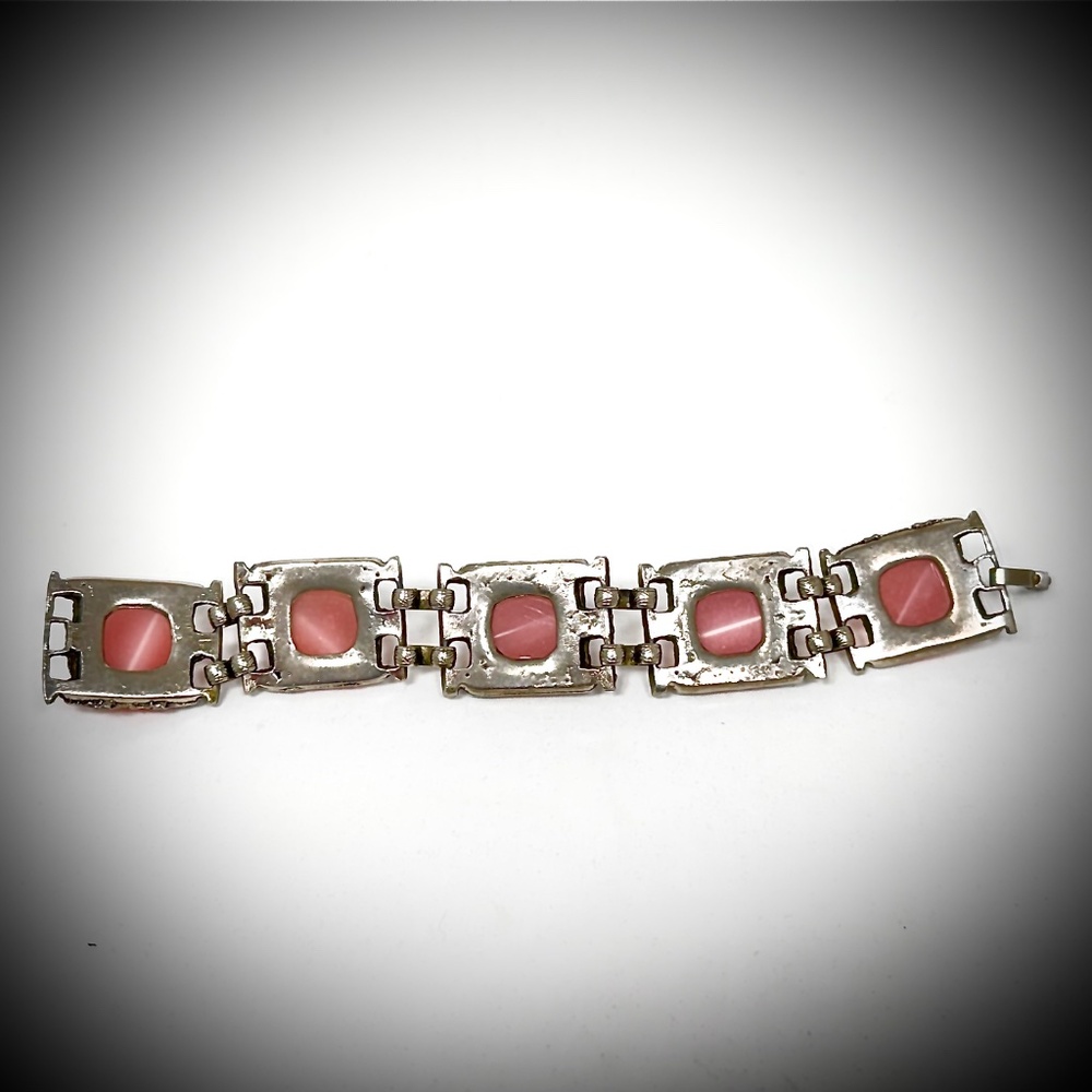 1950s Vintage Pink Thermoset Cabochon  Bracelet - Picture 3 of 6